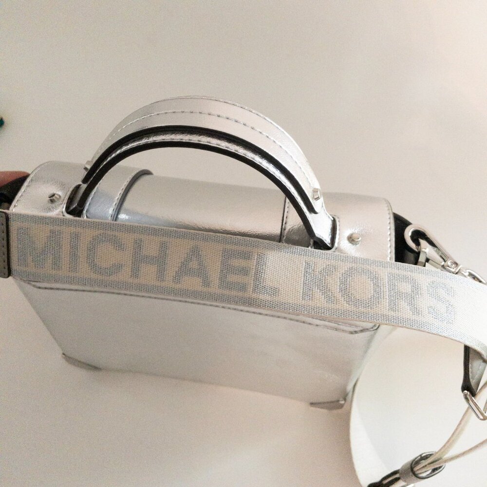 Michael Kors Manhattan Medium Metallic Satchel - Silver Adjustable Strap Logo - Picture 10 of 14